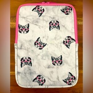 Cat wearing Pink Glasses Print Tablet Sleeve with Pink Trim